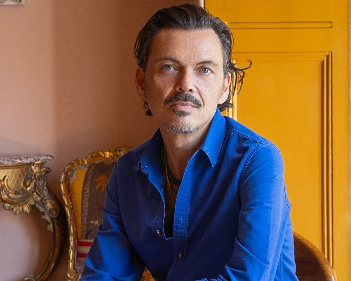 Finolhu announces exclusive residency by renowned British designer Matthew Williamson